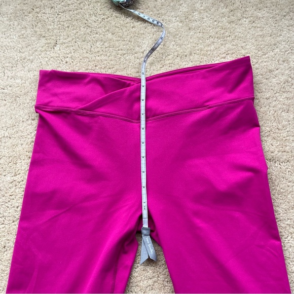 Fabletics Women’s Pink Fitted Knee Length Capri Leggings - L - EUC - Picture 6 of 7